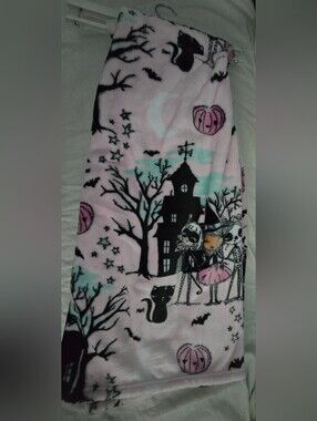 Cynthia Rowley Curious Blanket Pink Halloween